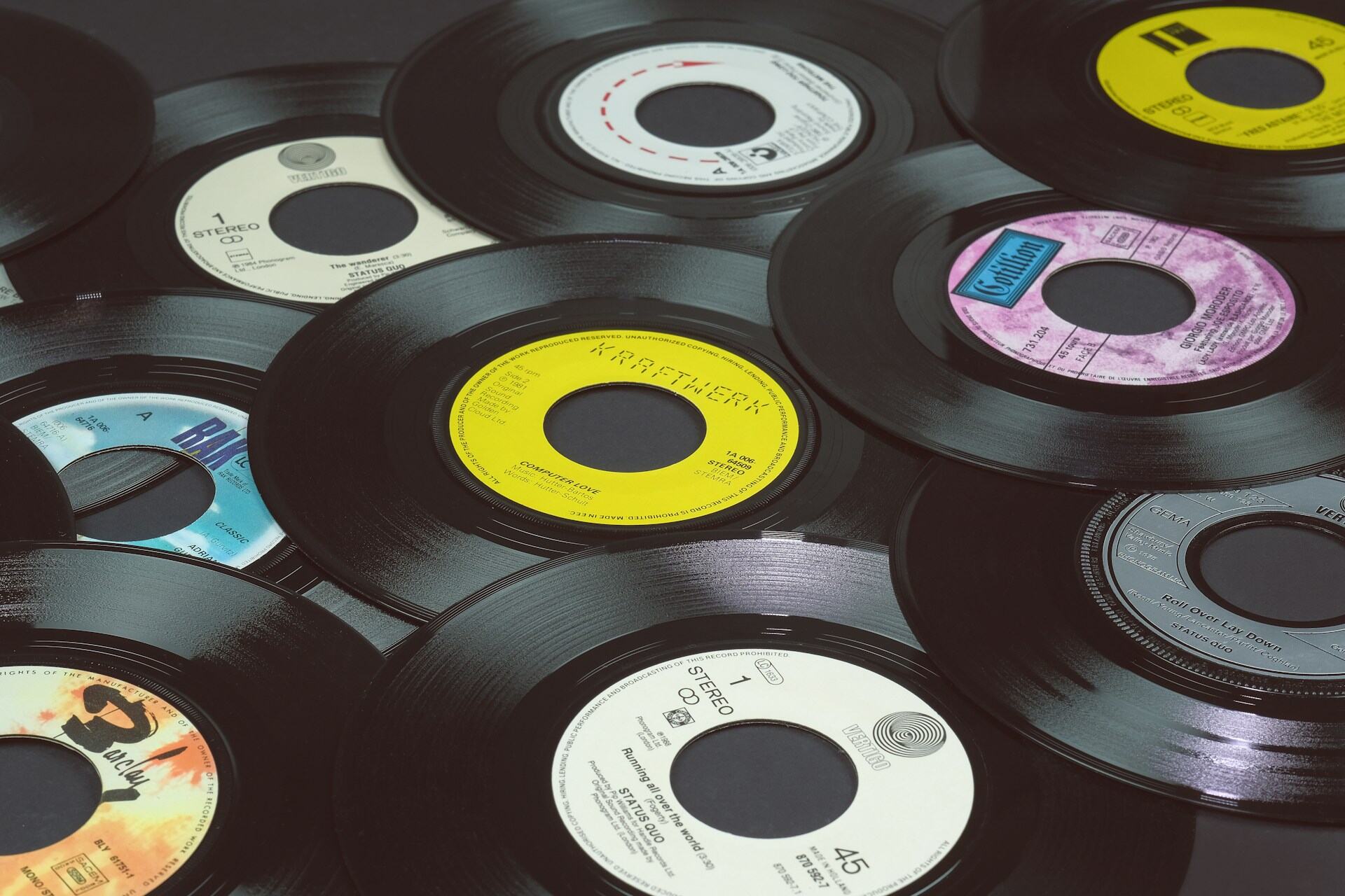 How to Pack Records for Moving - Schmidt International Relocations